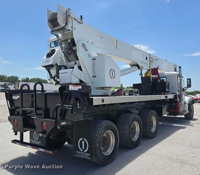 Image of Peterbilt 567 equipment image 4
