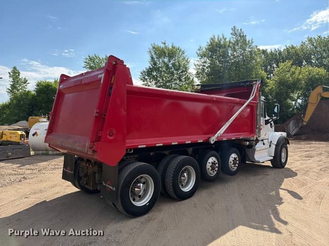 Image of Peterbilt 567 equipment image 4