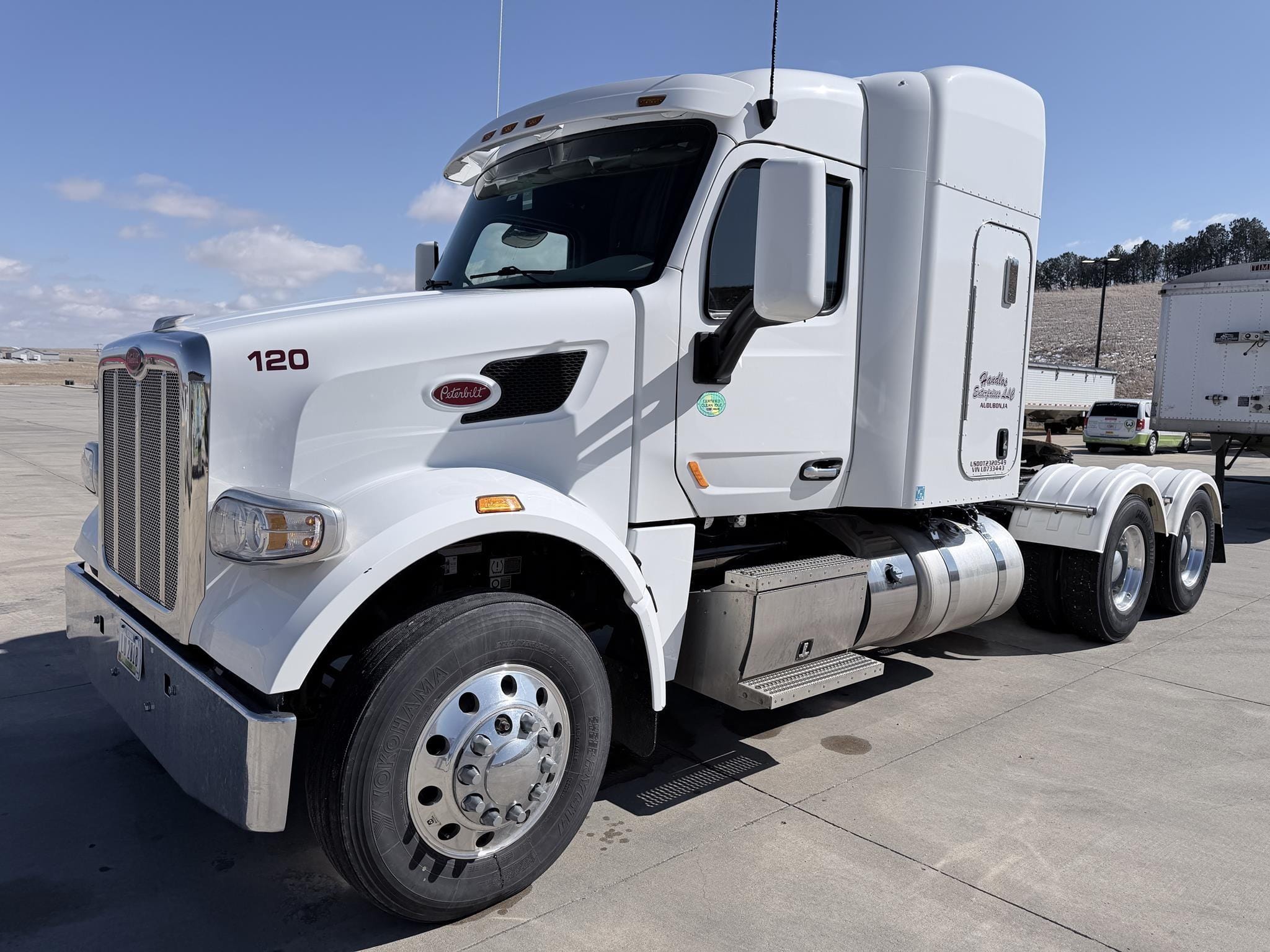 2020 Peterbilt 567 Equipment Image0