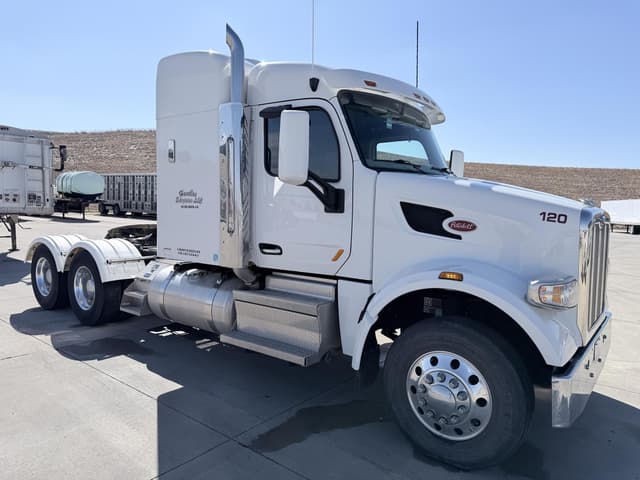 Image of Peterbilt 567 equipment image 2