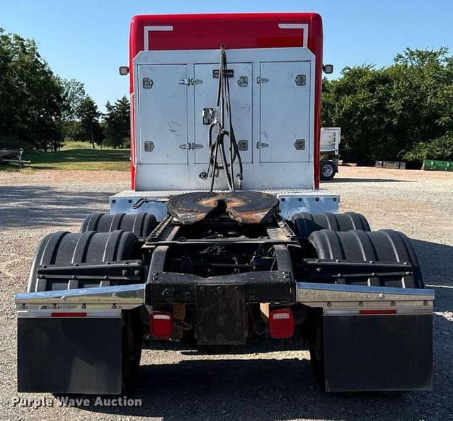 Image of Peterbilt 567 equipment image 4