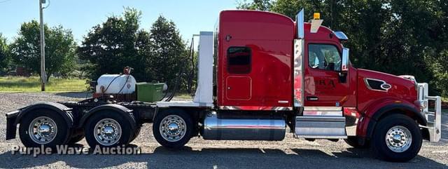 Image of Peterbilt 567 equipment image 3
