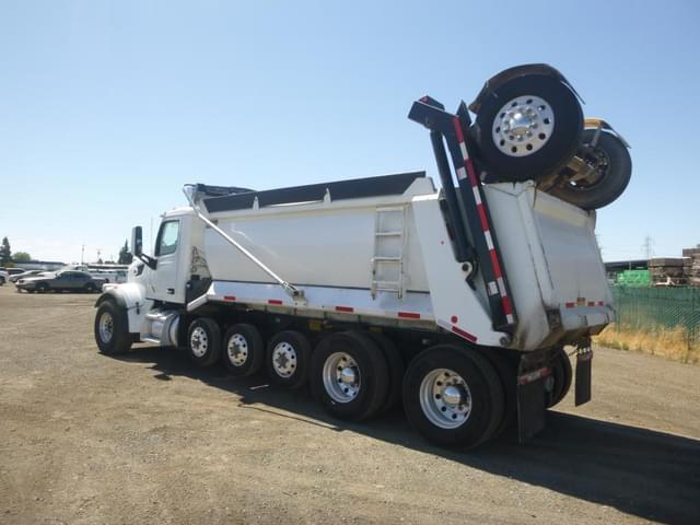 Image of Peterbilt 567 equipment image 3