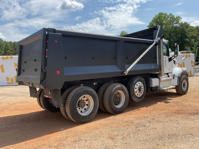 Image of Peterbilt 567 equipment image 4