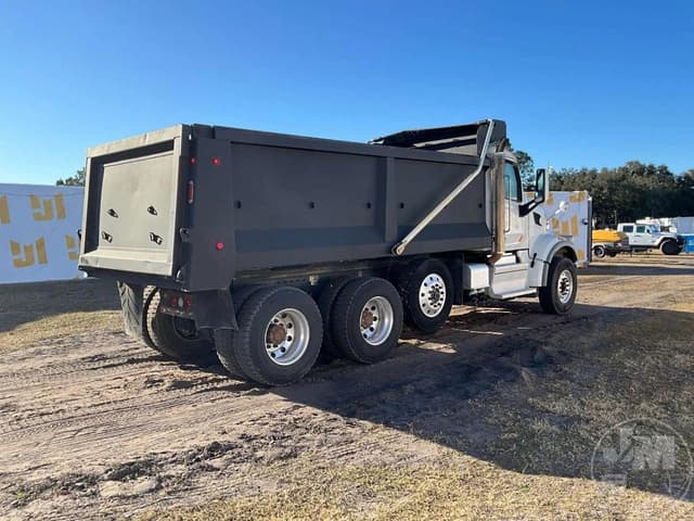 Image of Peterbilt 567 equipment image 4