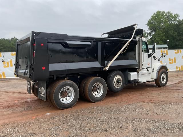 Image of Peterbilt 567 equipment image 4