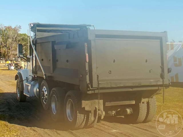 Image of Peterbilt 567 equipment image 4