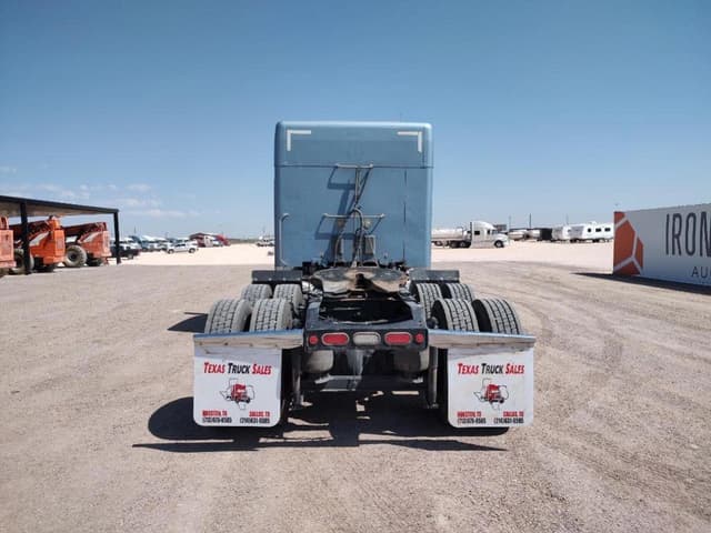 Image of Peterbilt 567 equipment image 3