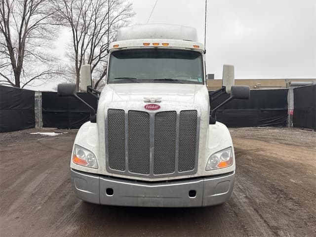 Image of Peterbilt 579 equipment image 1