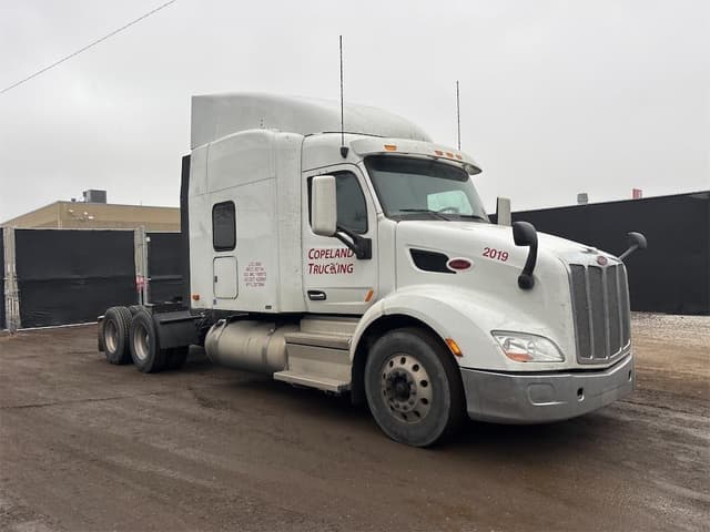 Image of Peterbilt 579 equipment image 2