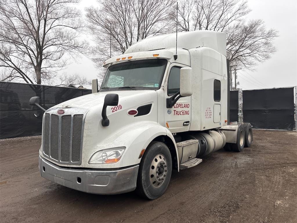 2020 Peterbilt 579 Equipment Image0