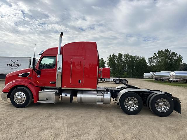 Image of Peterbilt 579 equipment image 1