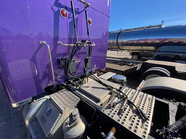 Image of Peterbilt 579 equipment image 4