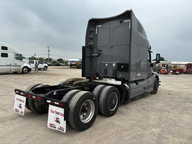 Image of Peterbilt 579 equipment image 4