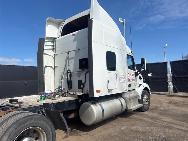 Image of Peterbilt 579 equipment image 3