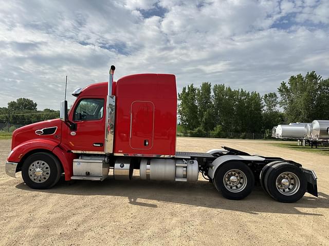 Image of Peterbilt 579 equipment image 1