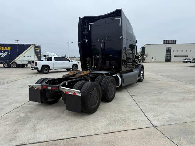 Image of Peterbilt 579 equipment image 4