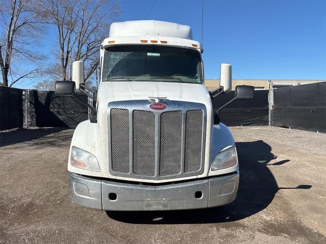 Image of Peterbilt 579 equipment image 1