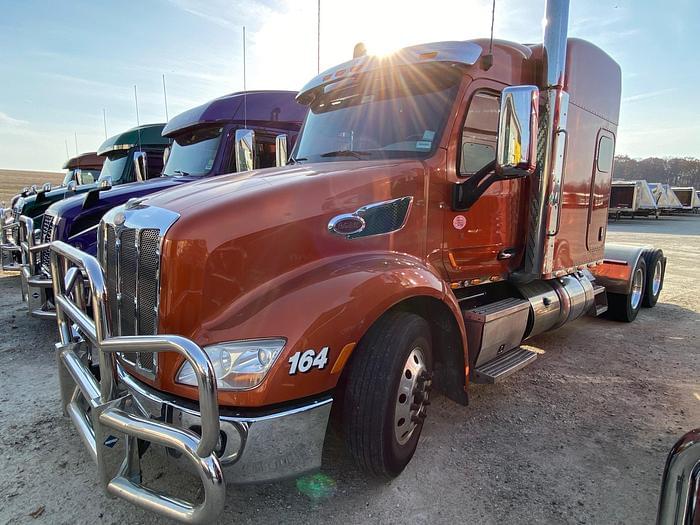 Image of Peterbilt 579 Primary image