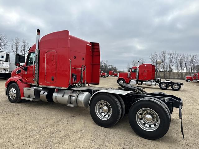 Image of Peterbilt 579 equipment image 2