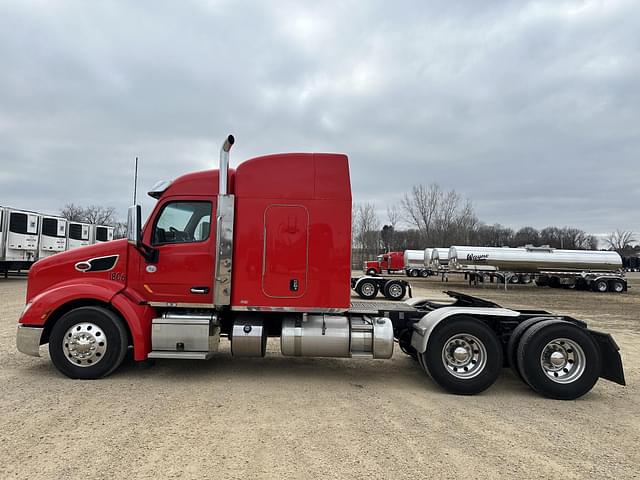 Image of Peterbilt 579 equipment image 1