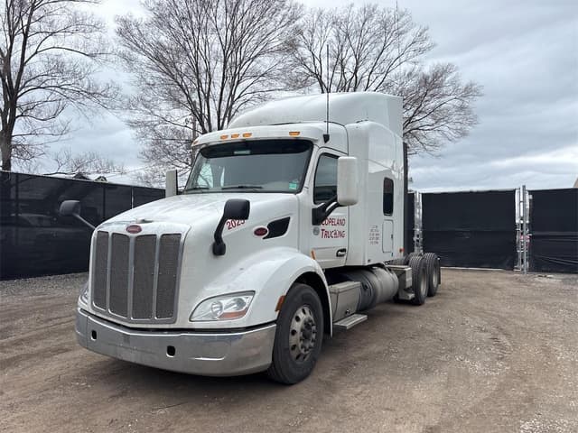 Image of Peterbilt 579 equipment image 1