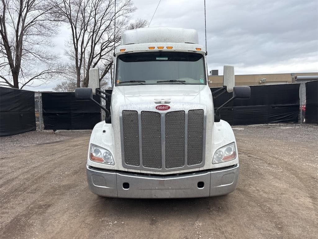 Image of Peterbilt 579 Primary image