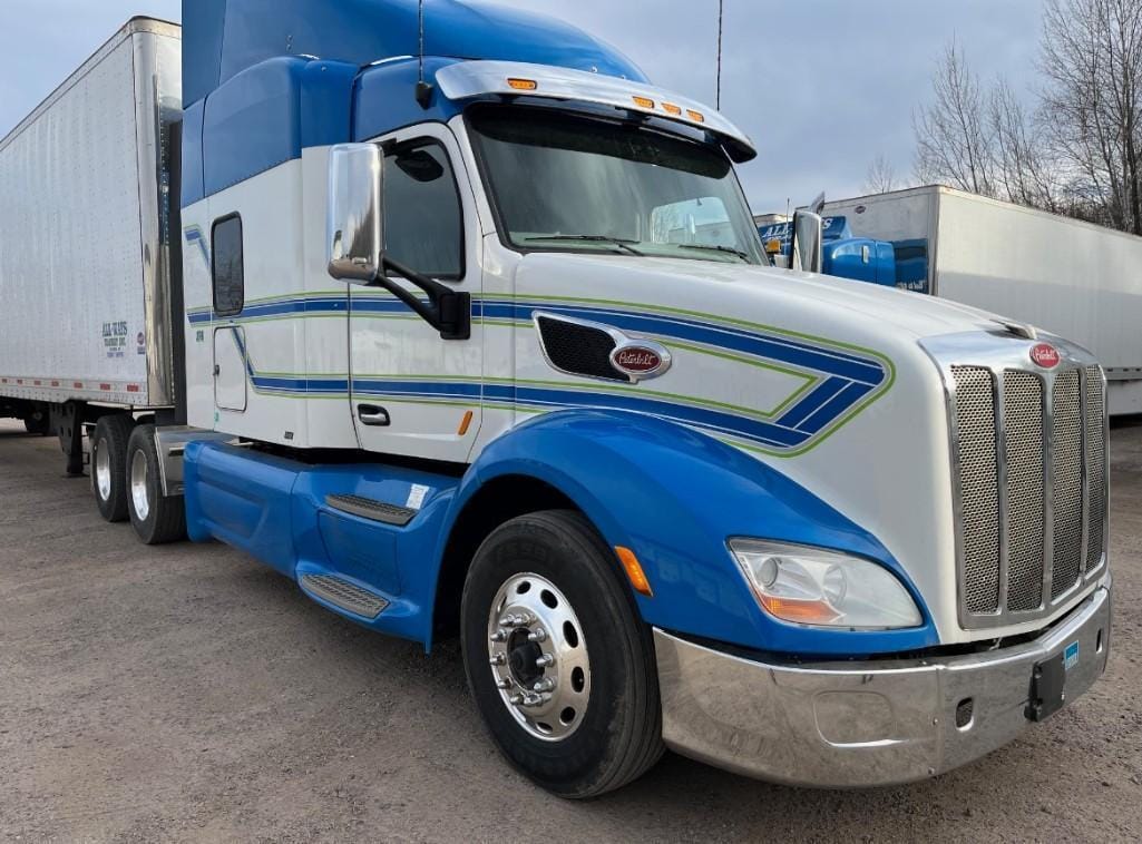 2020 Peterbilt 579 Equipment Image0
