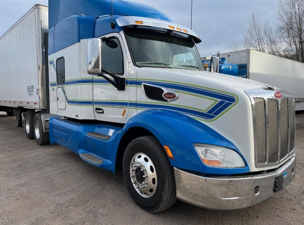 Image of Peterbilt 579 Primary Image