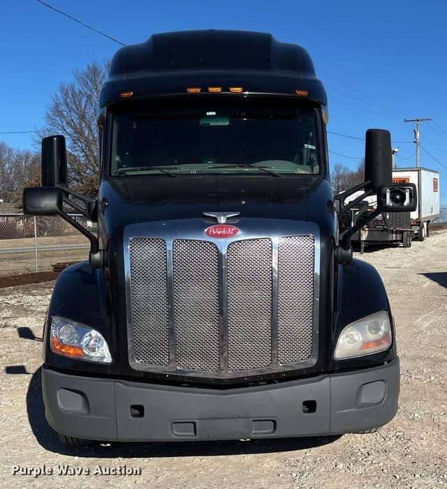 Image of Peterbilt 579 equipment image 1