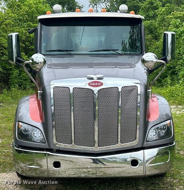 Image of Peterbilt 579 equipment image 1