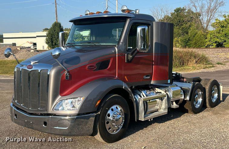Image of Peterbilt 579 Primary image