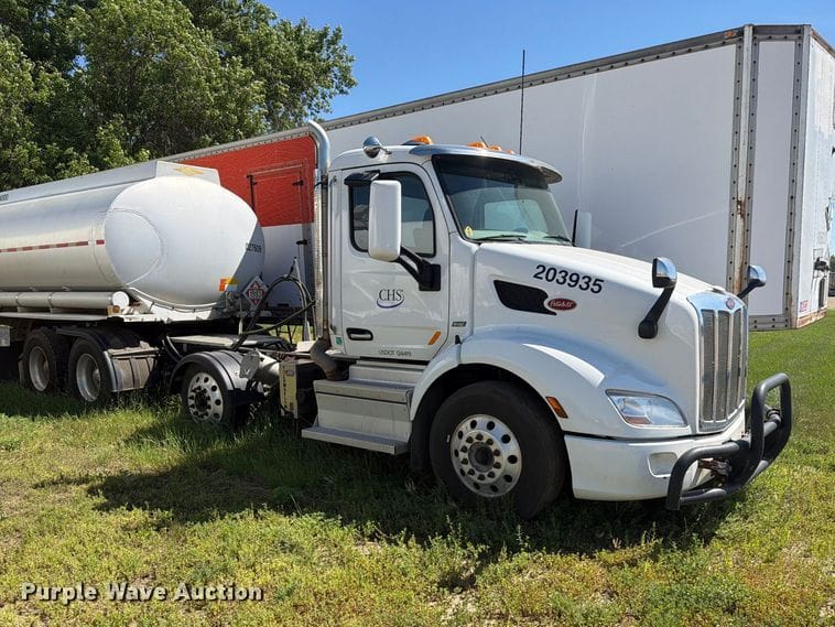 2020 Peterbilt 579 Equipment Image0