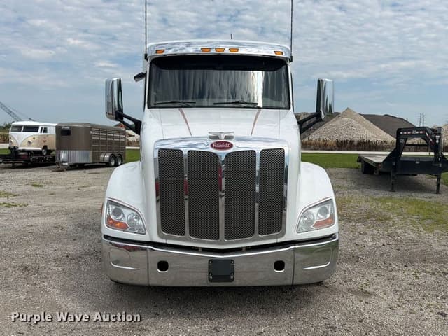 Image of Peterbilt 579 equipment image 1