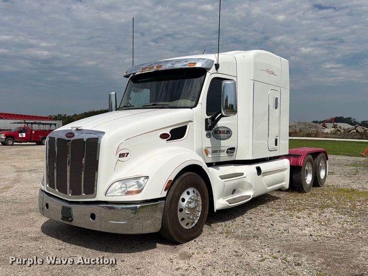 2020 Peterbilt 579 Equipment Image0