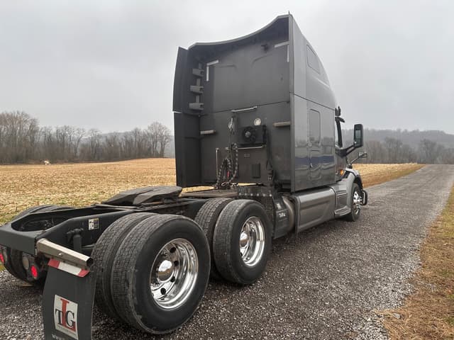 Image of Peterbilt 579 equipment image 3