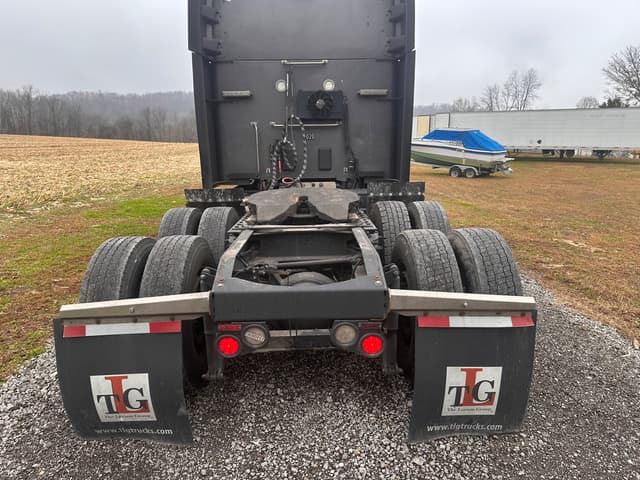 Image of Peterbilt 579 equipment image 2