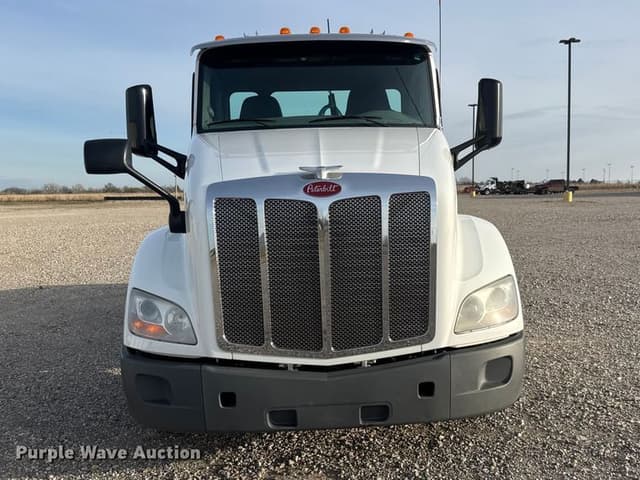 Image of Peterbilt 579 equipment image 1