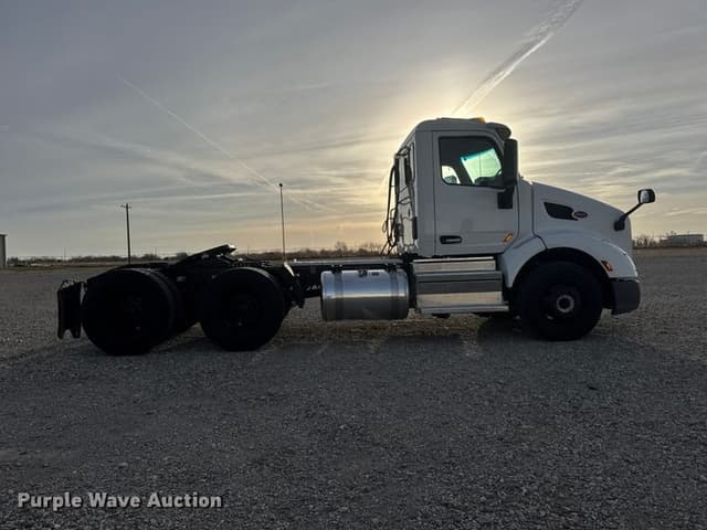 Image of Peterbilt 579 equipment image 3