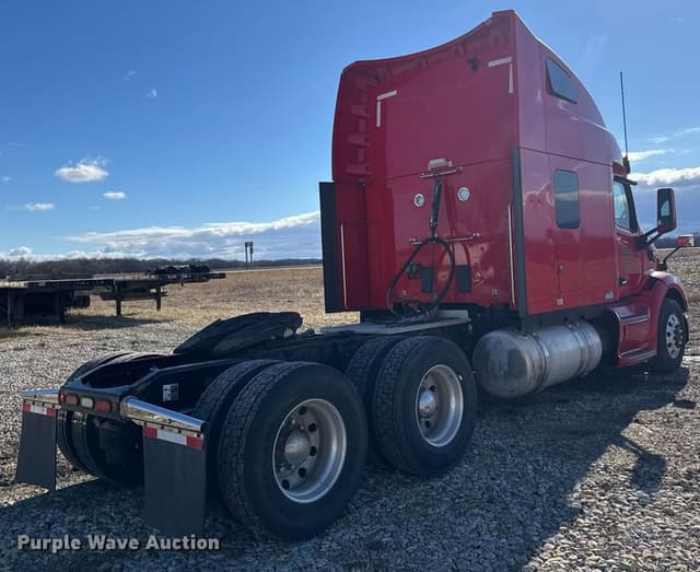 Image of Peterbilt 579 equipment image 4
