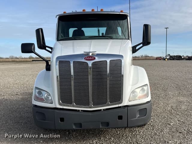 Image of Peterbilt 579 equipment image 1