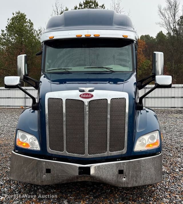 Image of Peterbilt 579 equipment image 1