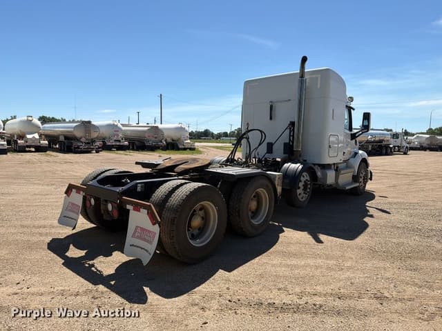 Image of Peterbilt 579 equipment image 4