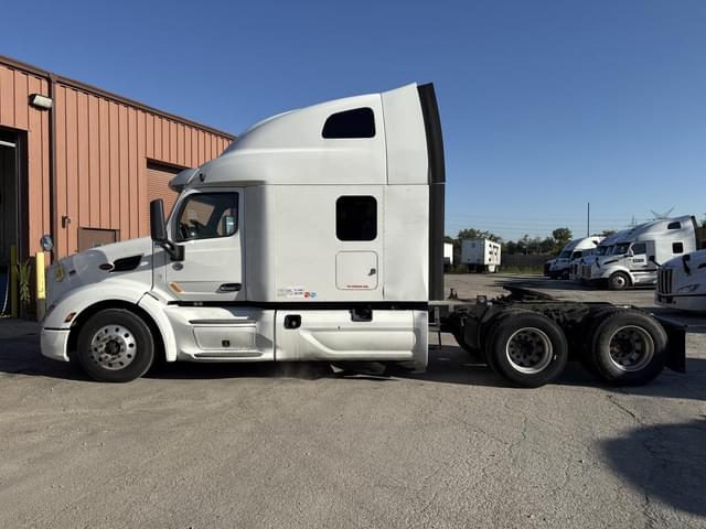 Image of Peterbilt 579 equipment image 1