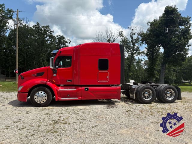 Image of Peterbilt 579 equipment image 1
