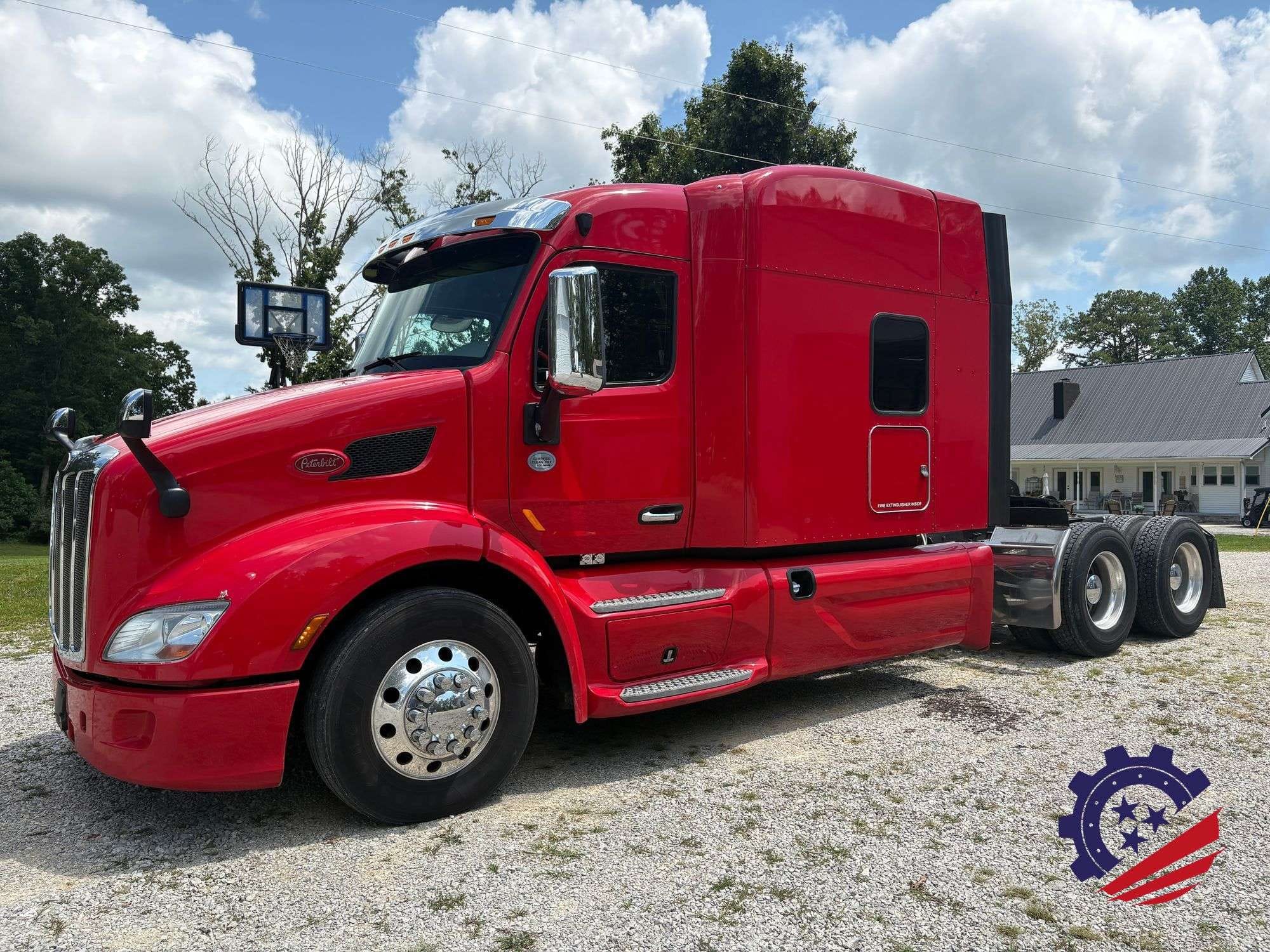 2020 Peterbilt 579 Equipment Image0