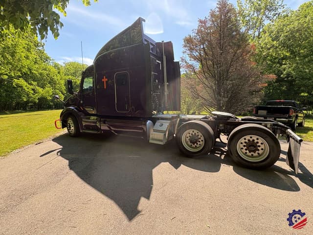 Image of Peterbilt 579 equipment image 2