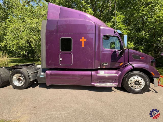 Image of Peterbilt 579 equipment image 4