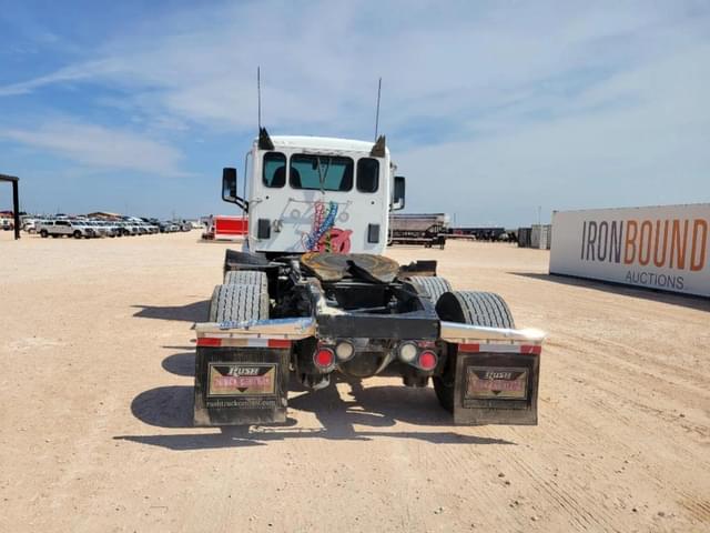 Image of Peterbilt 579 equipment image 3