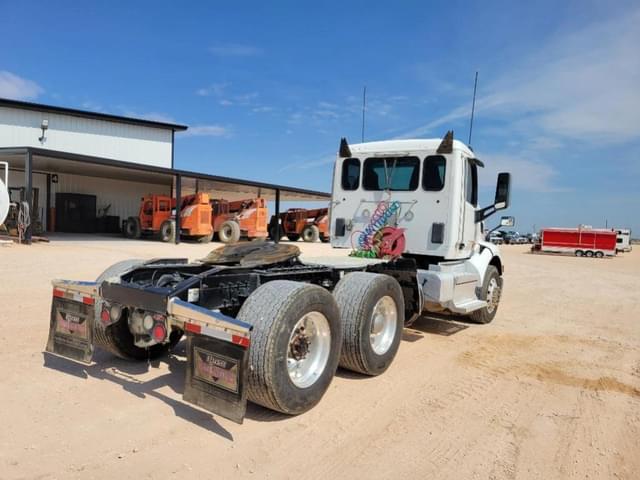Image of Peterbilt 579 equipment image 4